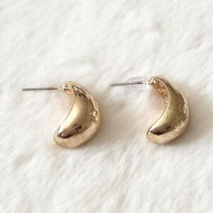5/$15 🩷 MUST BUNDLE Gold Crescent Chunky Hoop Earrings - Women's Jewelry